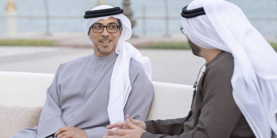 منصور بن زايد يشارك موظفي ديوان الرئاسة مأدبة الإفطار الرمضاني - صوت العرب